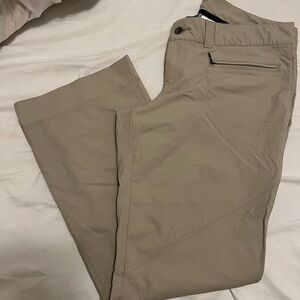 Women’s size 14 short Columbia khaki outdoor hiking pants